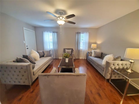 Photo of 5206 Arboles Drive #B3, Houston, TX 77035 (MLS # 10017739)
