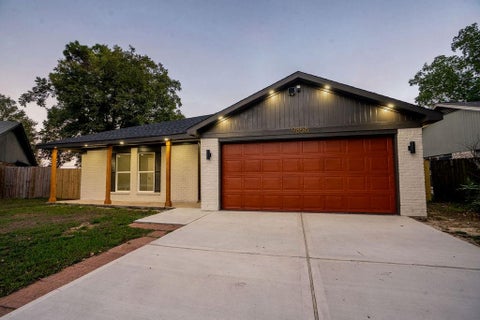 Photo of 9856 Oriole, Conroe, TX 77385 (MLS # 40795010)