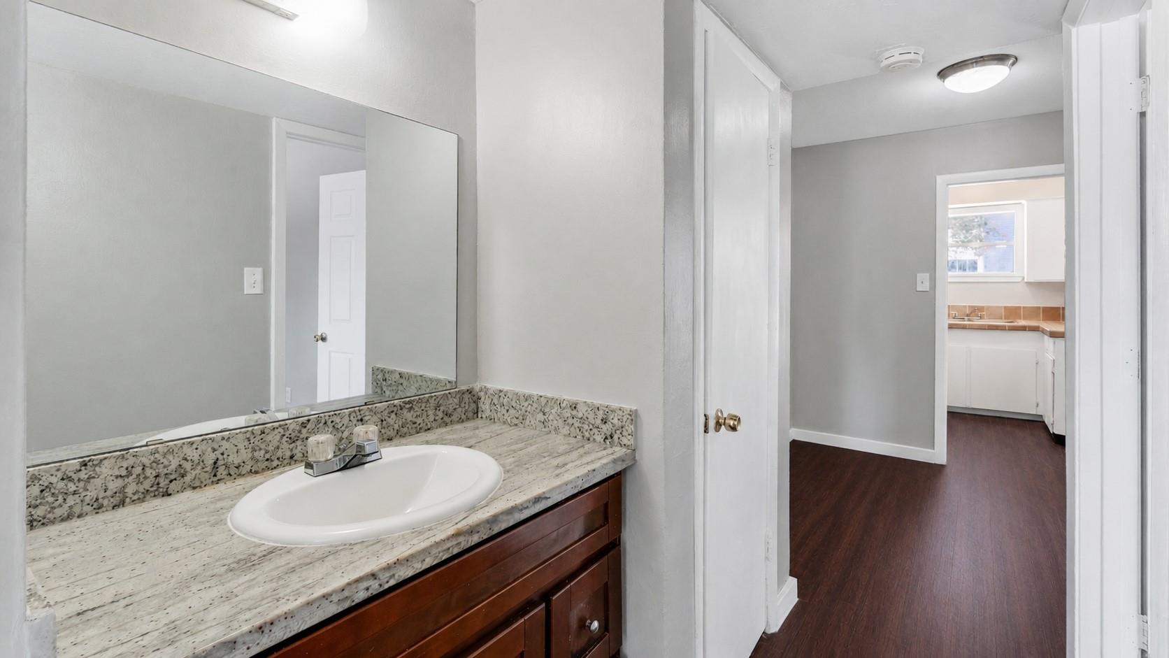 122 E Crosstimbers Street 117