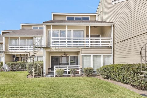 Photo of 50 April Point Drive S #50, Conroe, TX 77356 (MLS # 52315465)