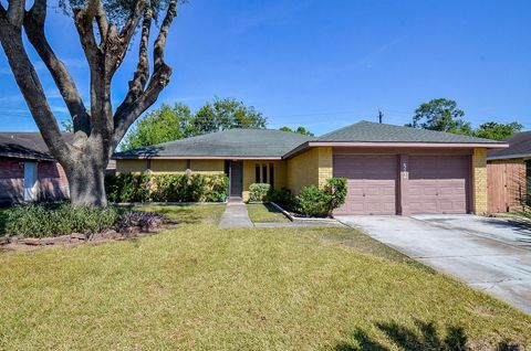 Photo of 522 Whippoorwill Drive, Missouri City, TX 77489 (MLS # 55671034)