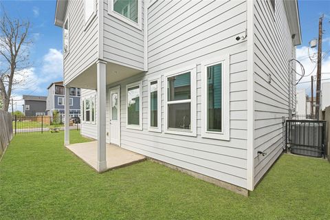 Tiny photo for 9431 Jutland Road, Houston, TX 77033 (MLS # 73576544)