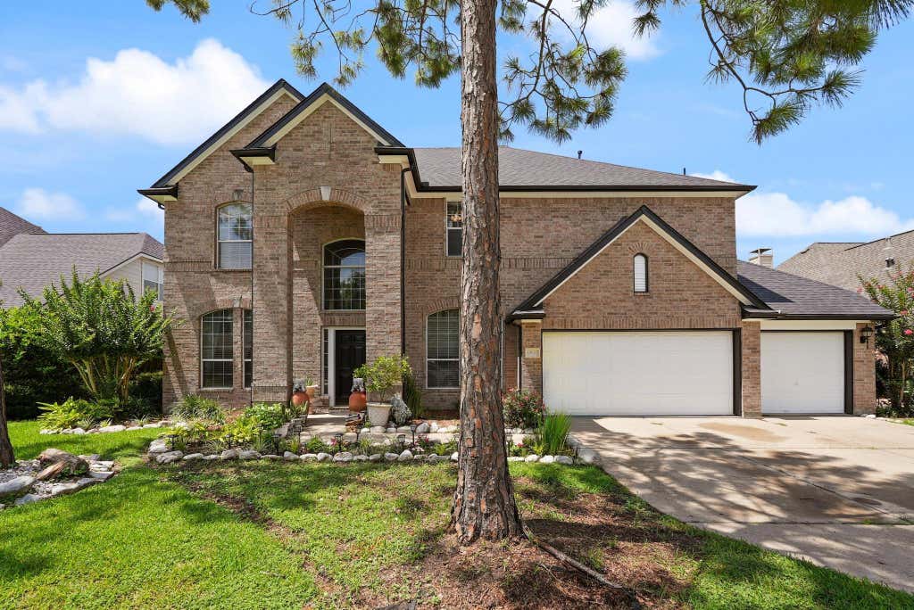 Photo of 10003 Brookshore Ln LN, Pearland, TX 77584 (MLS # 10821717)