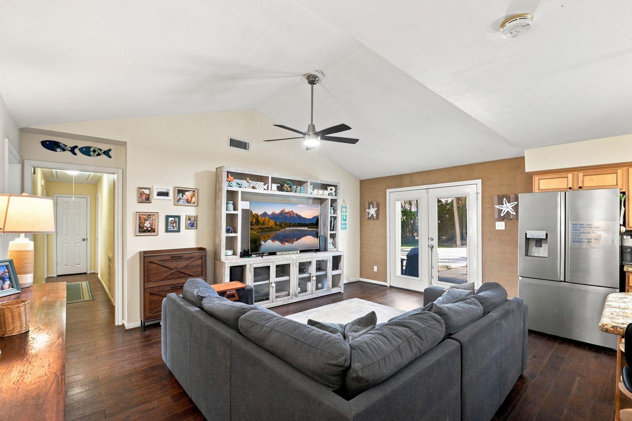 1913 Driftwood Lane