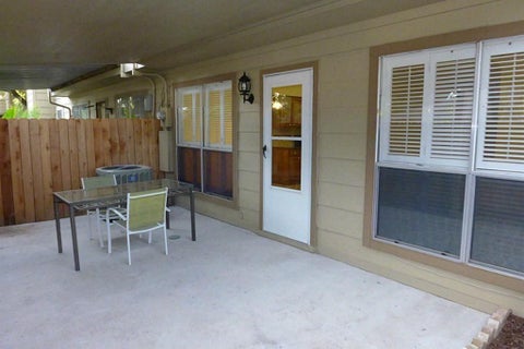 Townhouse For Sale - 14119 Briarsage Court #9<br/> Houston, TX 77077