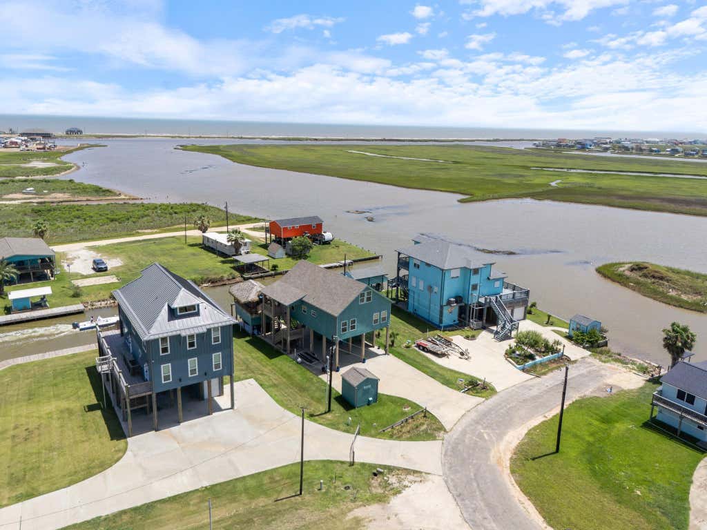 Photo of 1301 County Road 209, Sargent, TX 77414 (MLS # 71550649)