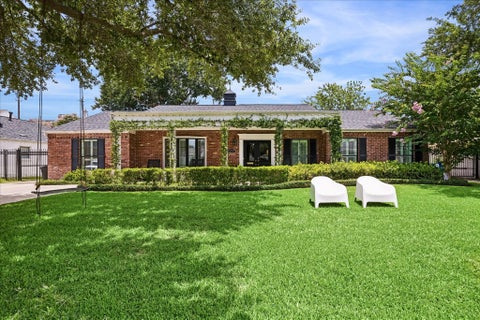 Photo of 2011 Briarmead Drive, Houston, TX 77057 (MLS # 62558748)