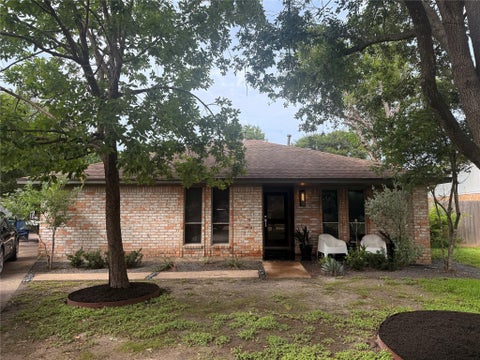 Homes For Sale - 5702 Hoover Street<br/> Houston, TX 77092