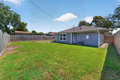 Tiny photo for 6855 Richwood Road, Houston, TX 77087 (MLS # 24890821)