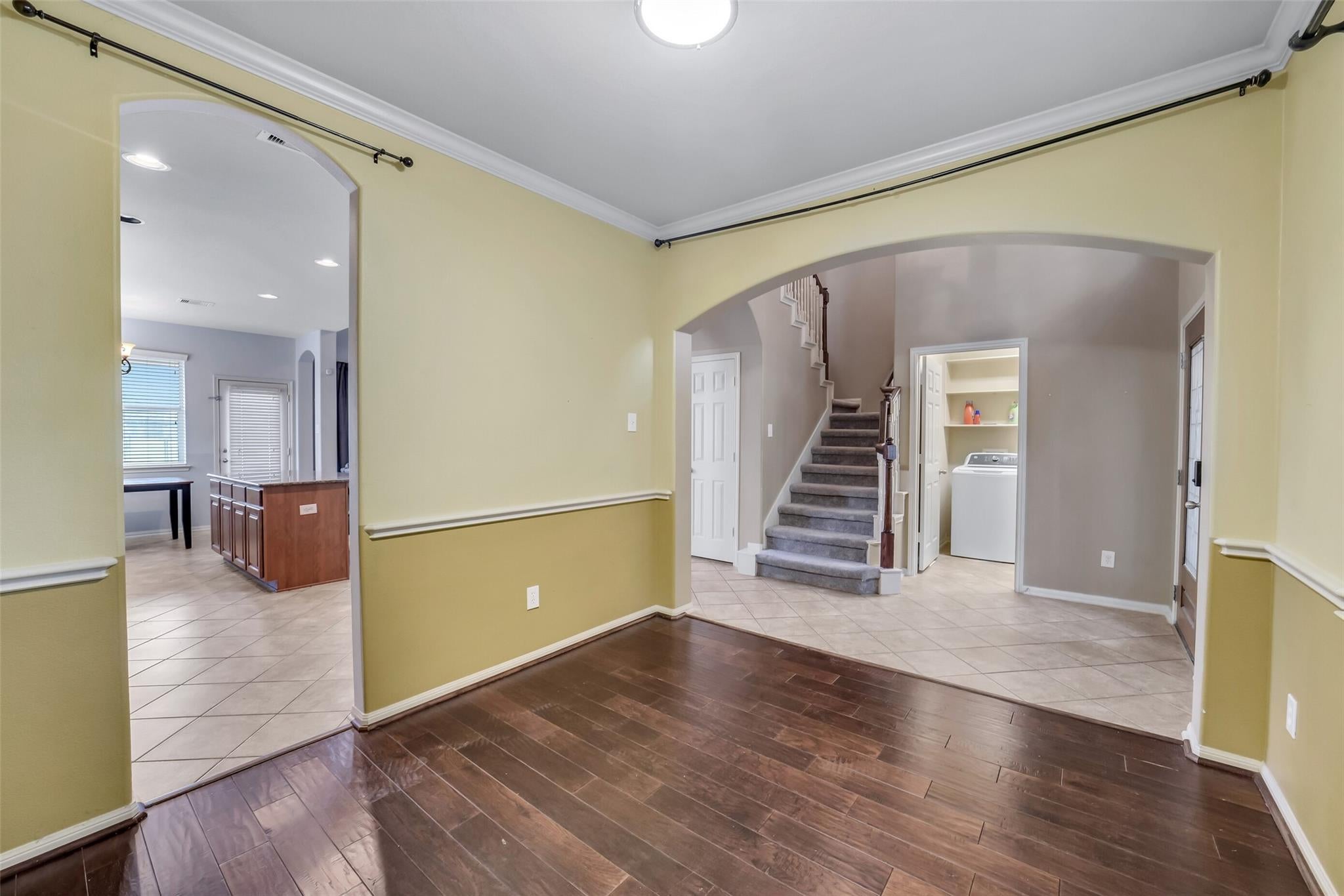 7927 Ascot Garden