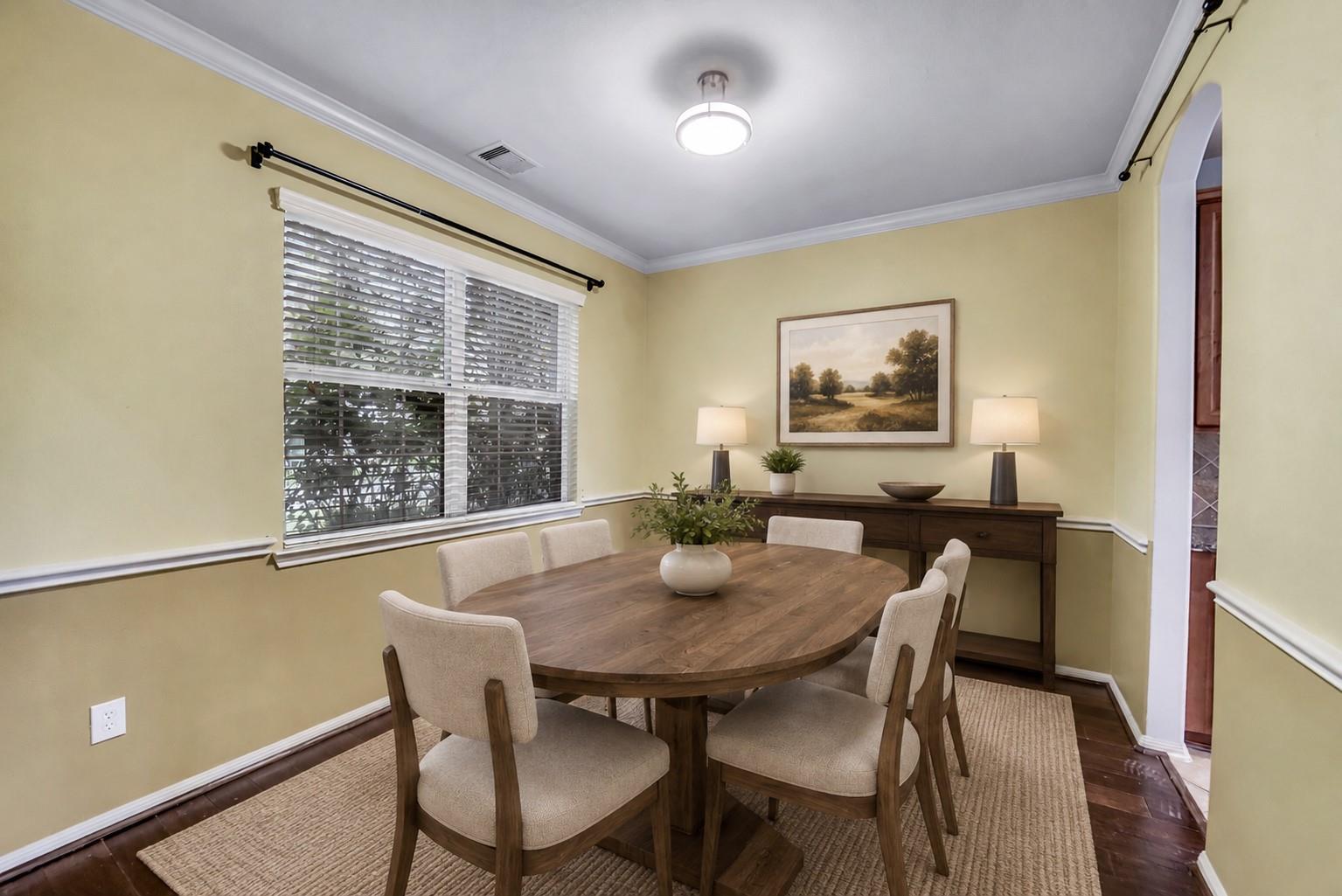 7927 Ascot Garden