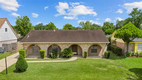 Photo of 10507 Huntington Way Drive, Houston, TX 77099 (MLS # 8503137)