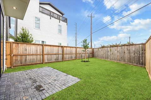 Photo of 1004 Golden Nectar Lane, Houston, TX 77008 (MLS # 27356221)
