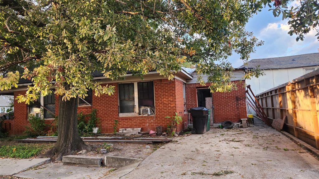 Photo of 2602 Atlantic Street, Houston, TX 77009 (MLS # 89457425)