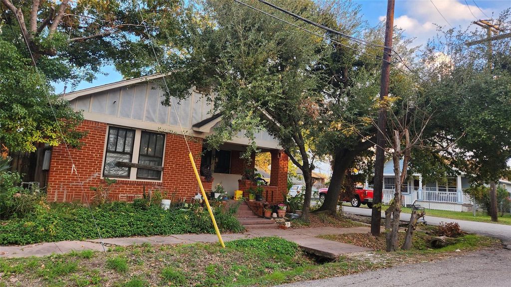Photo of 2602 Atlantic Street, Houston, TX 77009 (MLS # 89457425)