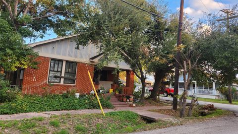 Photo of 2602 Atlantic Street, Houston, TX 77009 (MLS # 89457425)