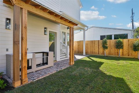 Tiny photo for 1119 E 7th 1/2 Street, Houston, TX 77009 (MLS # 65855810)