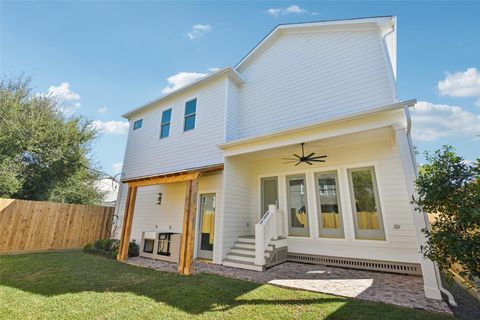 Tiny photo for 1119 E 7th 1/2 Street, Houston, TX 77009 (MLS # 65855810)