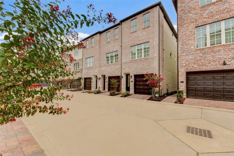 Photo of 2724 Dolce Oaks Drive, Houston, TX 77007 (MLS # 10096186)