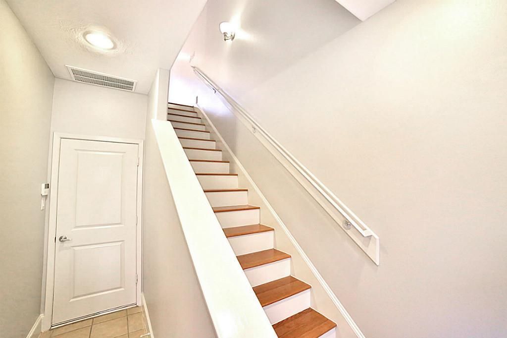 Photo of 407 Jackson Hill Street, Houston, TX 77007 (MLS # 68831042)