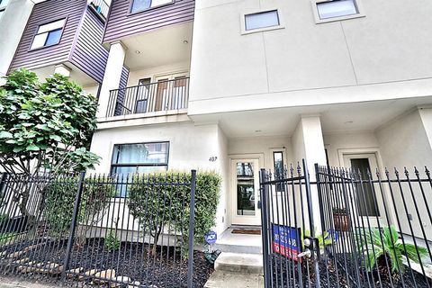 Photo of 407 Jackson Hill Street, Houston, TX 77007 (MLS # 68831042)