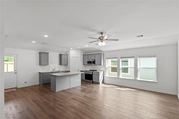 1880 REDWOOD LN, DAYTON, TX 77535 - Image fbf5cd4b0b2e6b9ce349f9648e7d2b5e/289756176