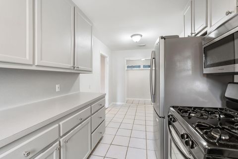 Tiny photo for 1811 W 14th 1/2 Street, Houston, TX 77008 (MLS # 20052814)