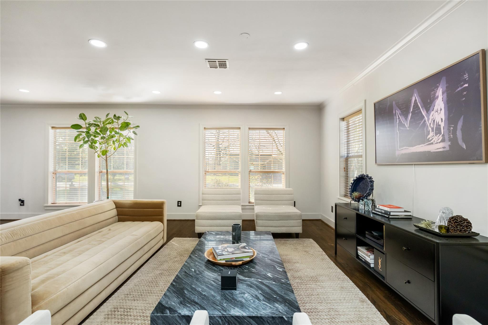 516 W 30th Street