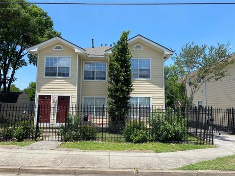 Photo of 5009 Polk Street, Houston, TX 77023 (MLS # 30344391)