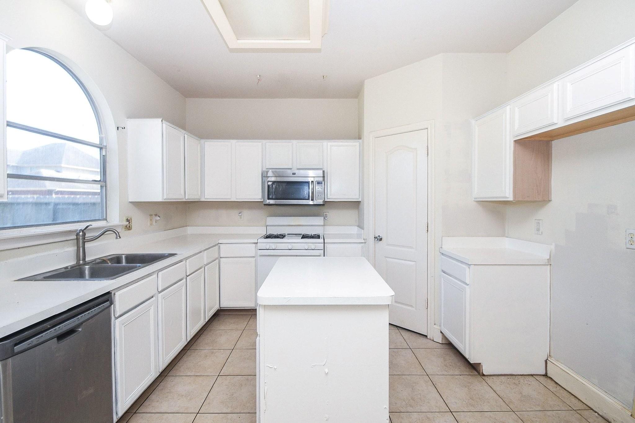5214 Mountain Forest Drive