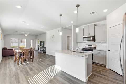 Photo of 216 Shore Pointe Ct Ct, Montgomery, TX 77316 (MLS # 78652772)