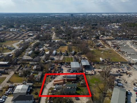 Photo of 14929 Henry Road, Houston, TX 77060 (MLS # 61642152)