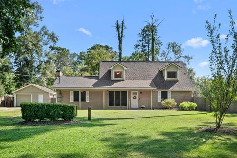 Photo of 209 Hillcrest Drive, Conroe, TX 77303 (MLS # 7291352)