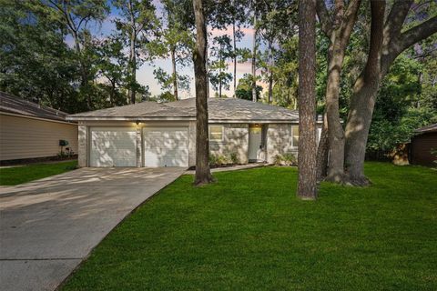 Photo of 7 Starrush Court, The Woodlands, TX 77380 (MLS # 32915864)