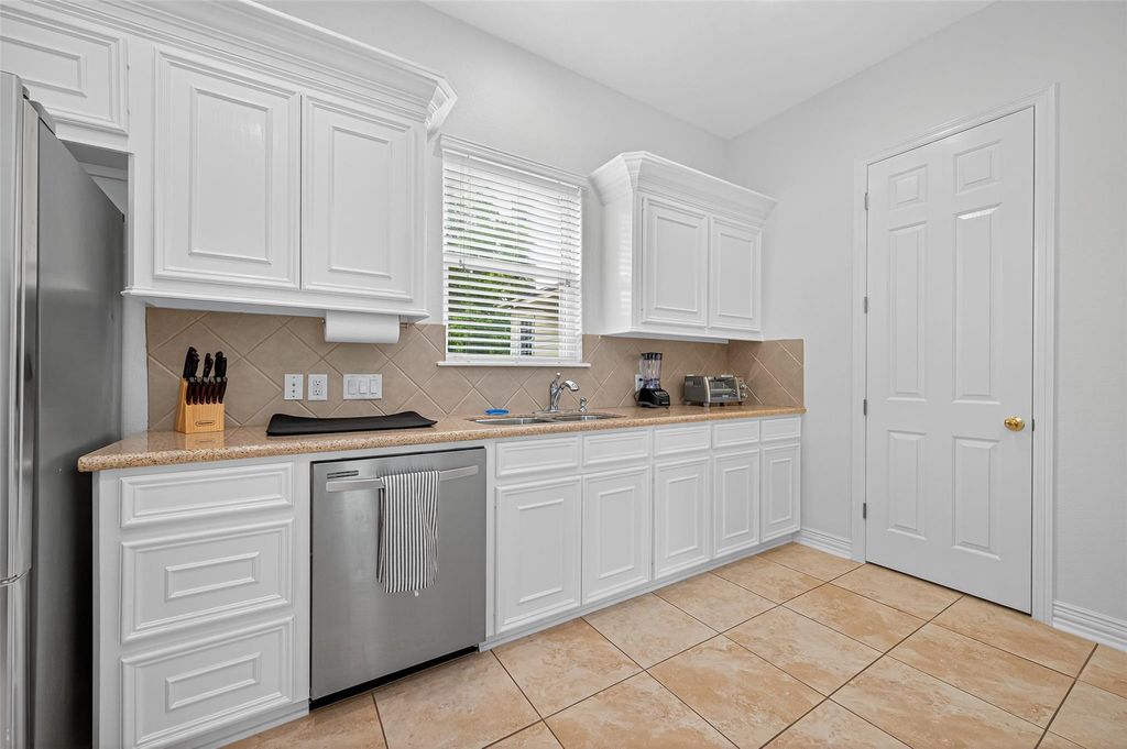 Photo of 1505 Wentworth Street, Houston, TX 77004 (MLS # 37379362)