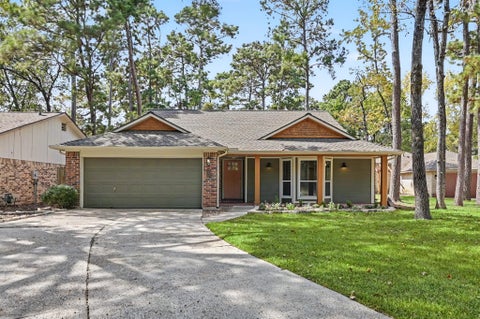 Photo of 79 Fallshire Drive, The Woodlands, TX 77381 (MLS # 17873002)