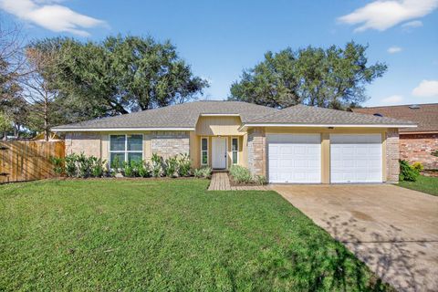 Homes For Sale - 7311 Postwick Court<br/> Houston, TX 77095
