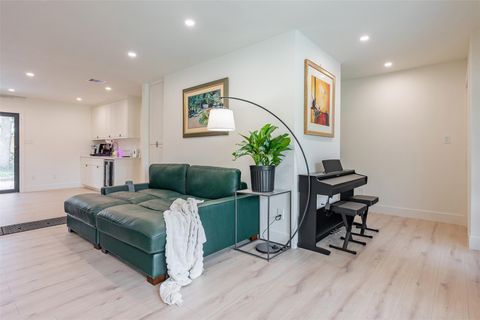 Photo of 5326 Carew Street, Houston, TX 77096 (MLS # 27714996)