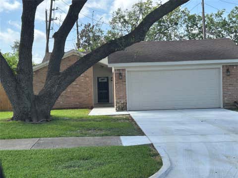 Photo of 14207 Greenway Drive, Sugar Land, TX 77498 (MLS # 30020123)