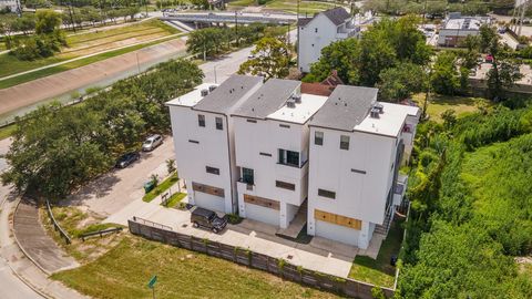Photo of 2239 N Macgregor Way, Houston, TX 77004 (MLS # 95918274)