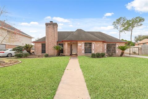 Photo of 15319 La Paloma Drive Dr, Houston, TX 77083 (MLS # 12943951)