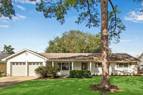 Photo of 5722 Kuldell Drive, Houston, TX 77096 (MLS # 24476456)