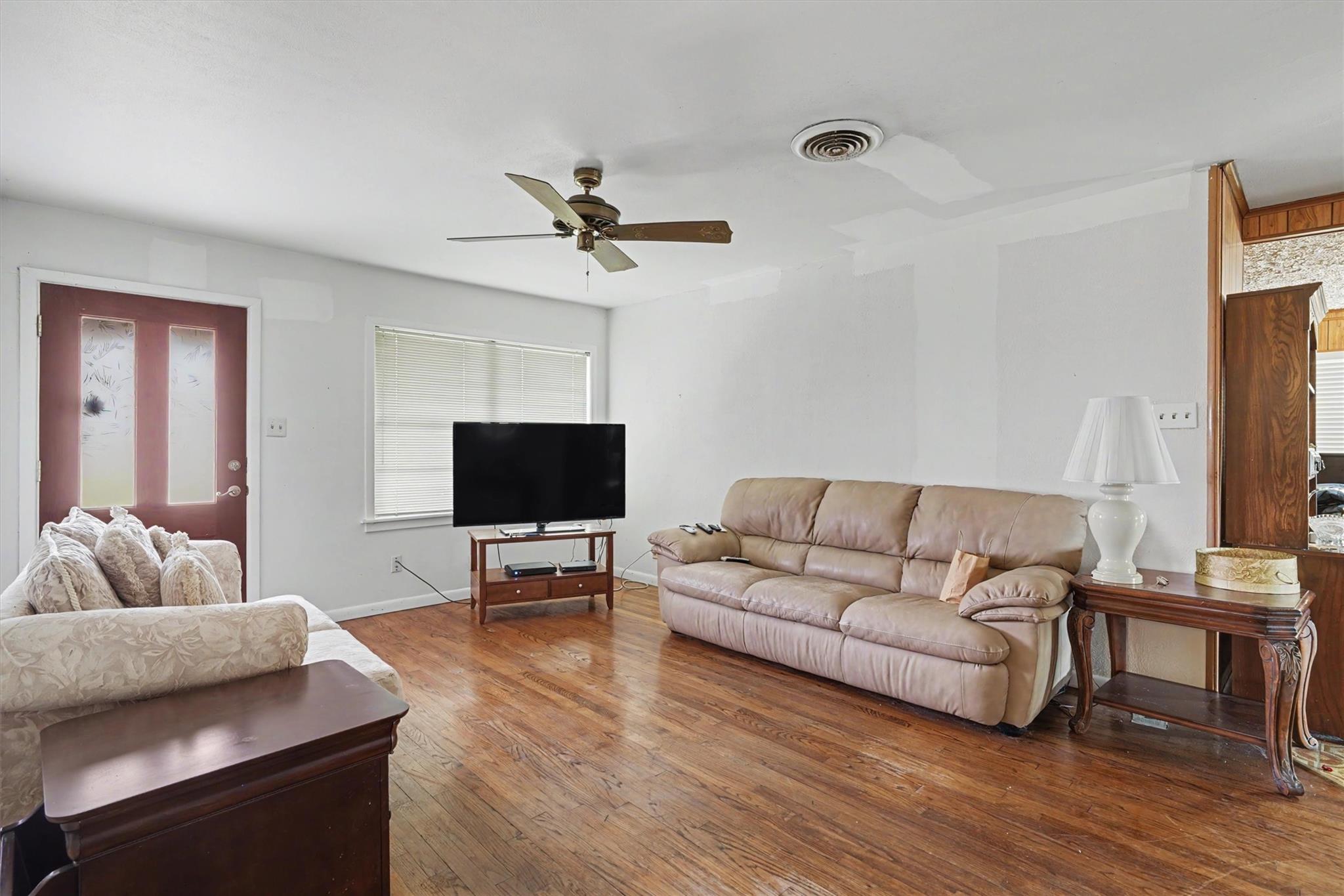 7833 Almeda Genoa Road