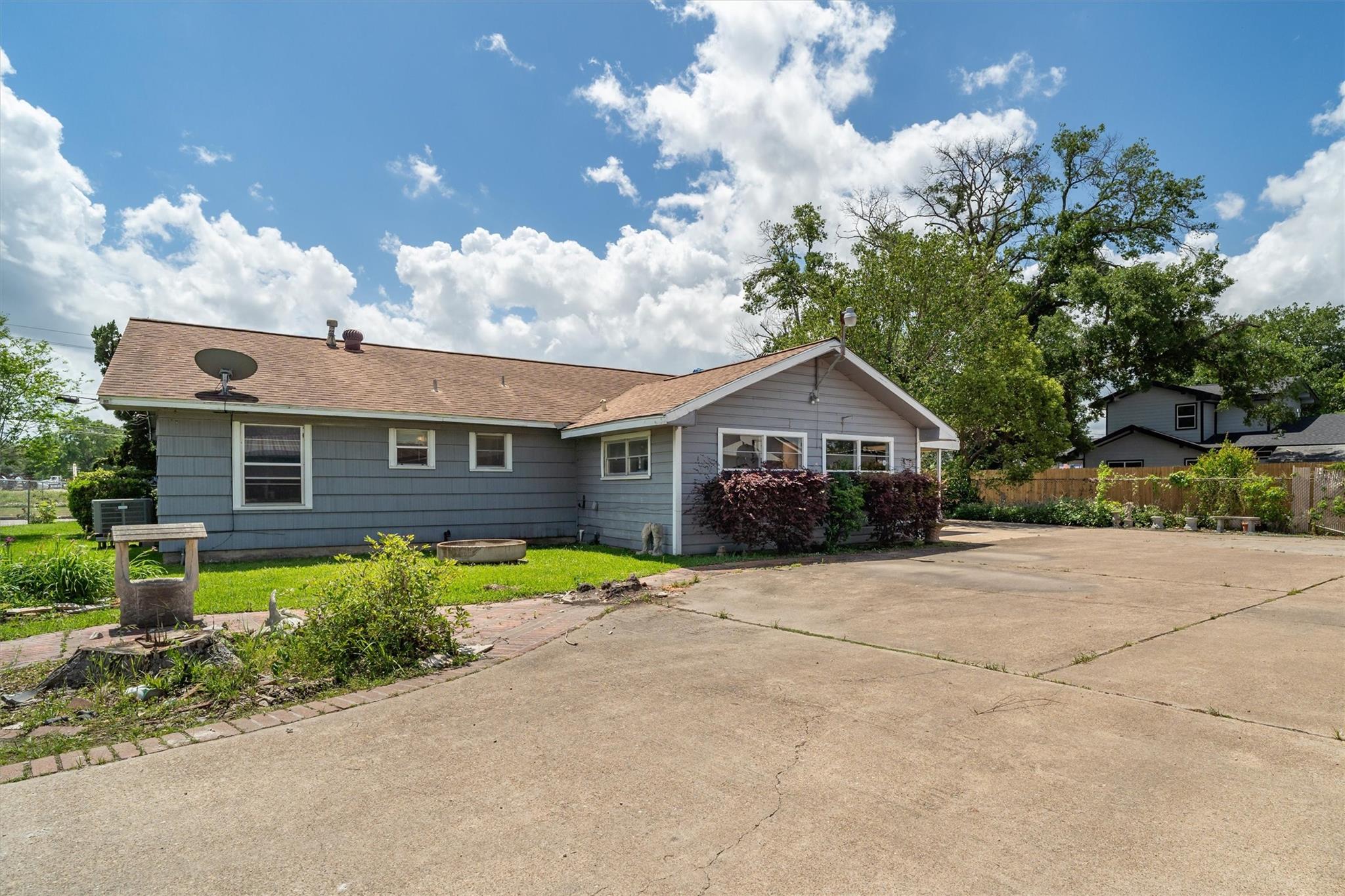 Houston, Texas, 77075, United States, 6 Bedrooms Bedrooms, ,4 BathroomsBathrooms,Residential,Active,2038132
