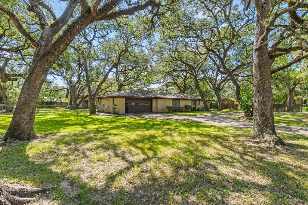Photo of 113 Krupka Street, Columbus, TX 78934 (MLS # 17101058)