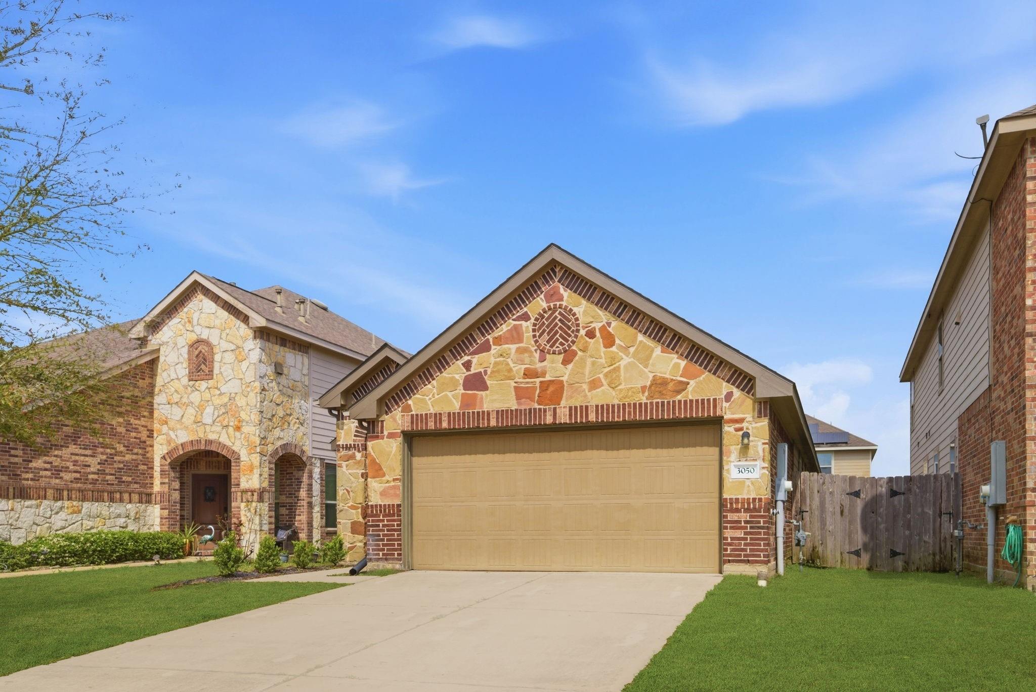 3050 Hawthorne Glen Lane