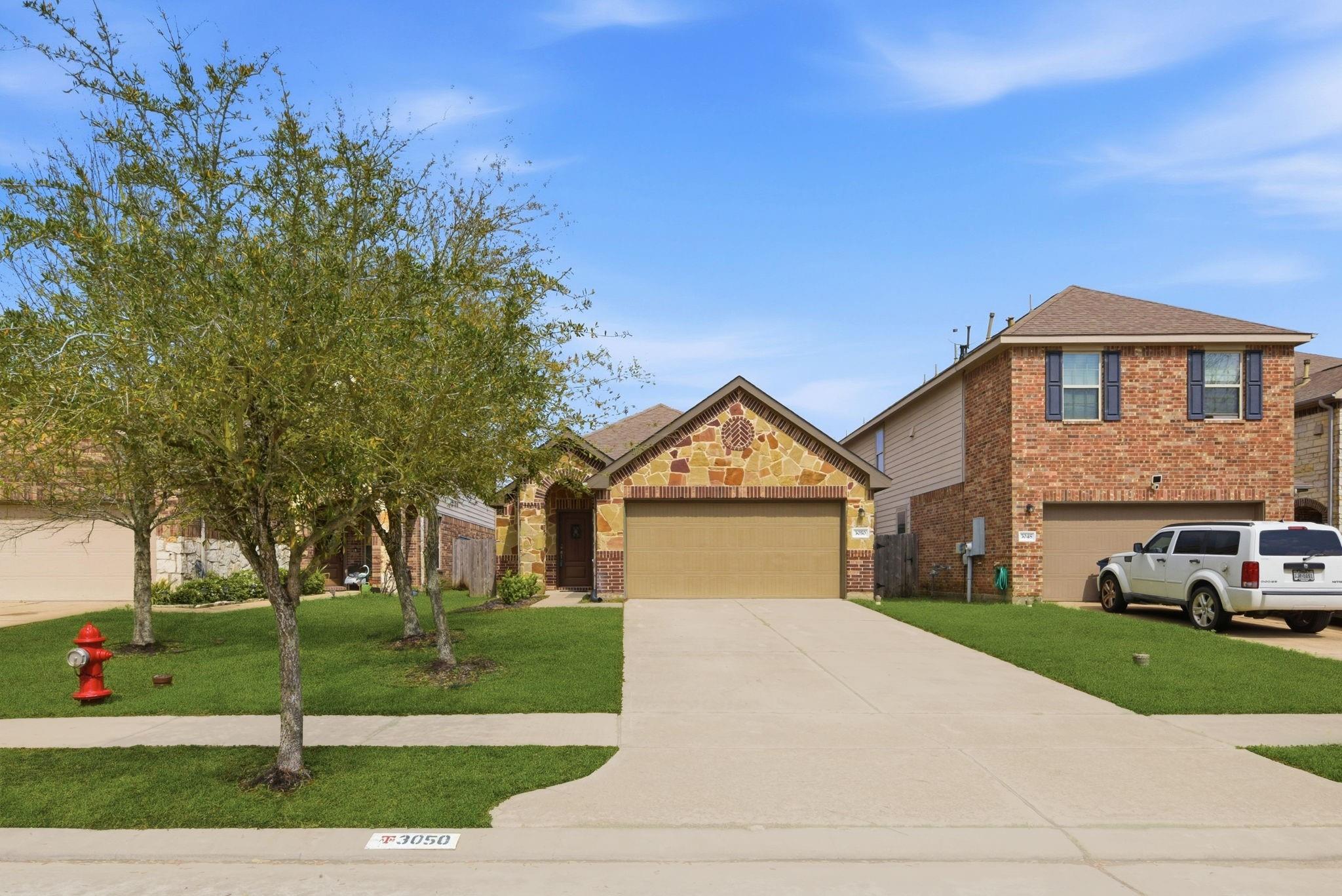 3050 Hawthorne Glen Lane