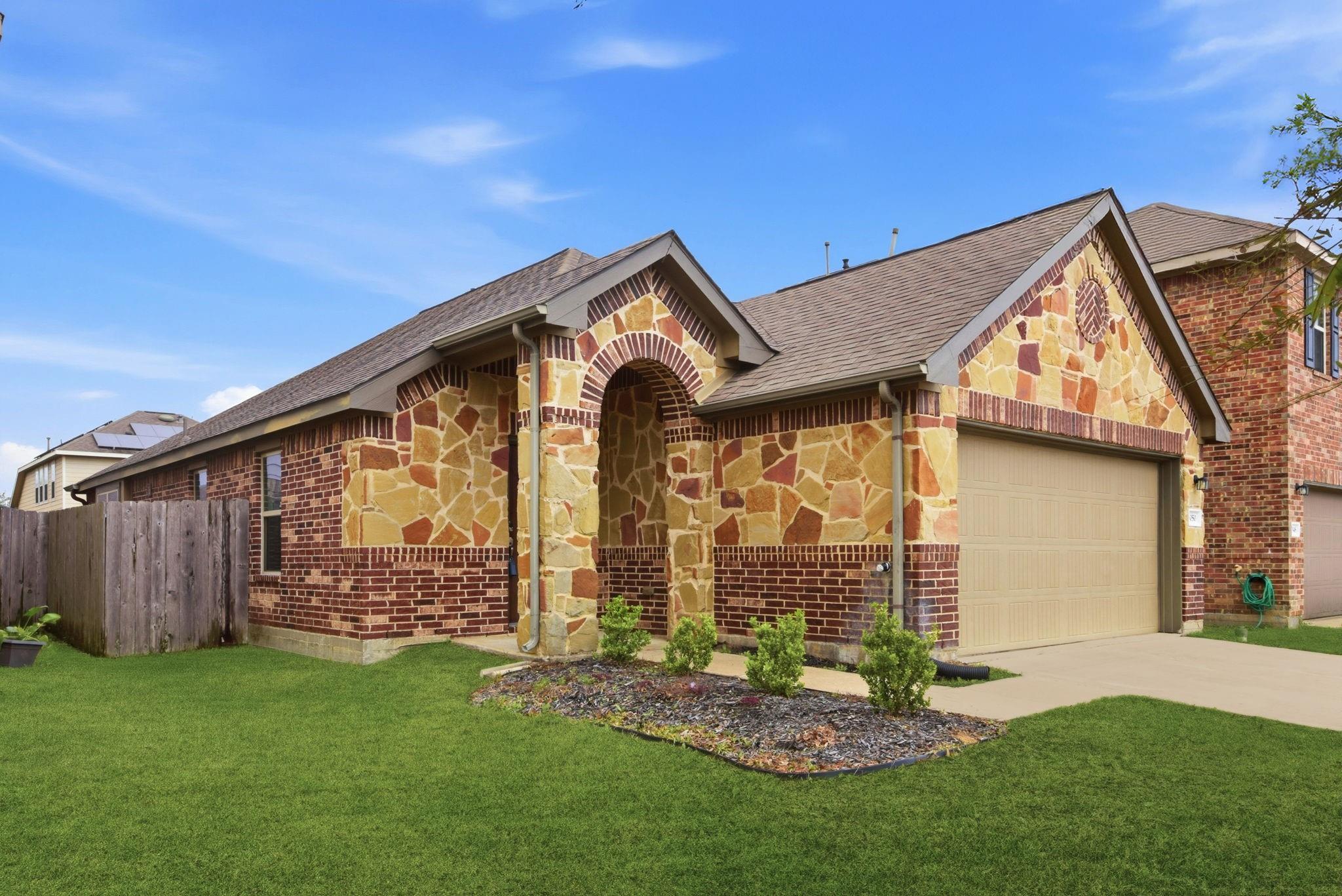 3050 Hawthorne Glen Lane