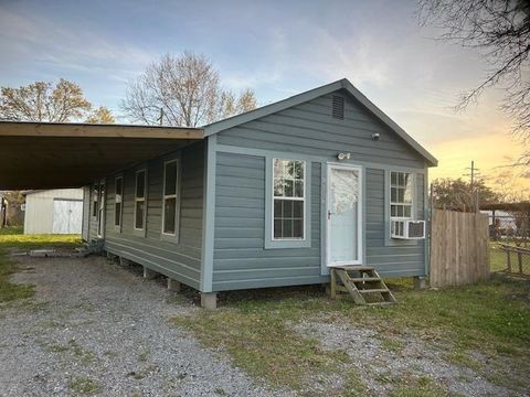 Photo of 2115 Bonnie Street, Orange, TX 77630 (MLS # 79399331)