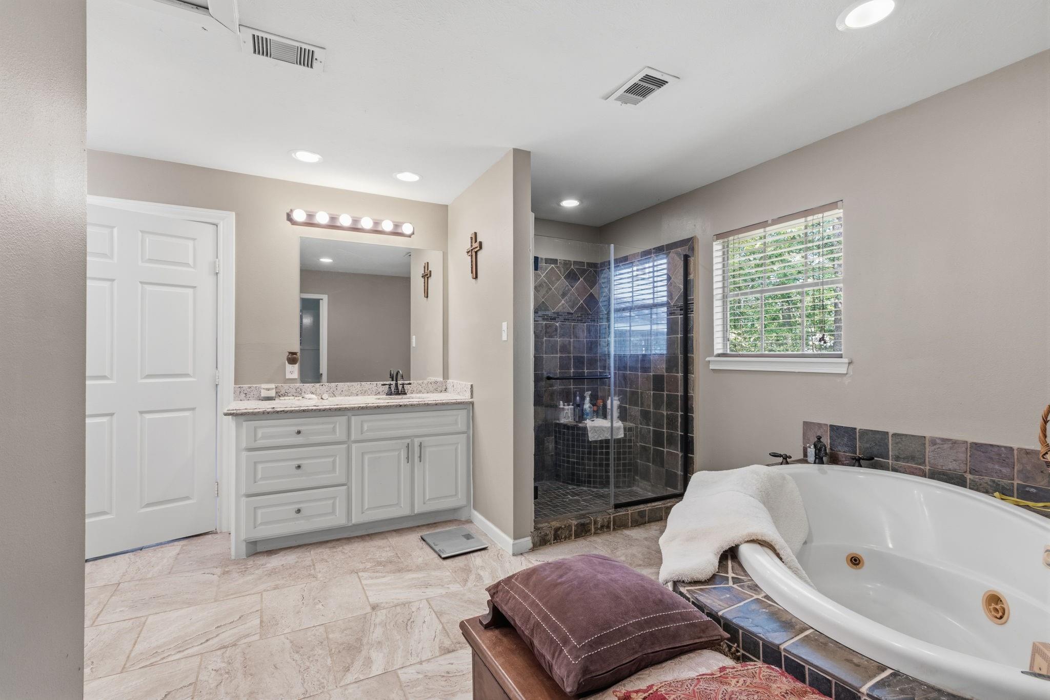 Magnolia, Texas, 77355, United States, 5 Bedrooms Bedrooms, ,4 BathroomsBathrooms,Residential,Active,2042161